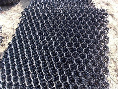 耐火材料不同對龜甲網(wǎng)施工有什么表現(xiàn)