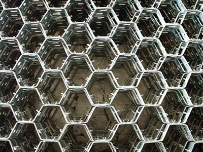 龜甲網生產廠家-龜甲網用錨固釘的規格